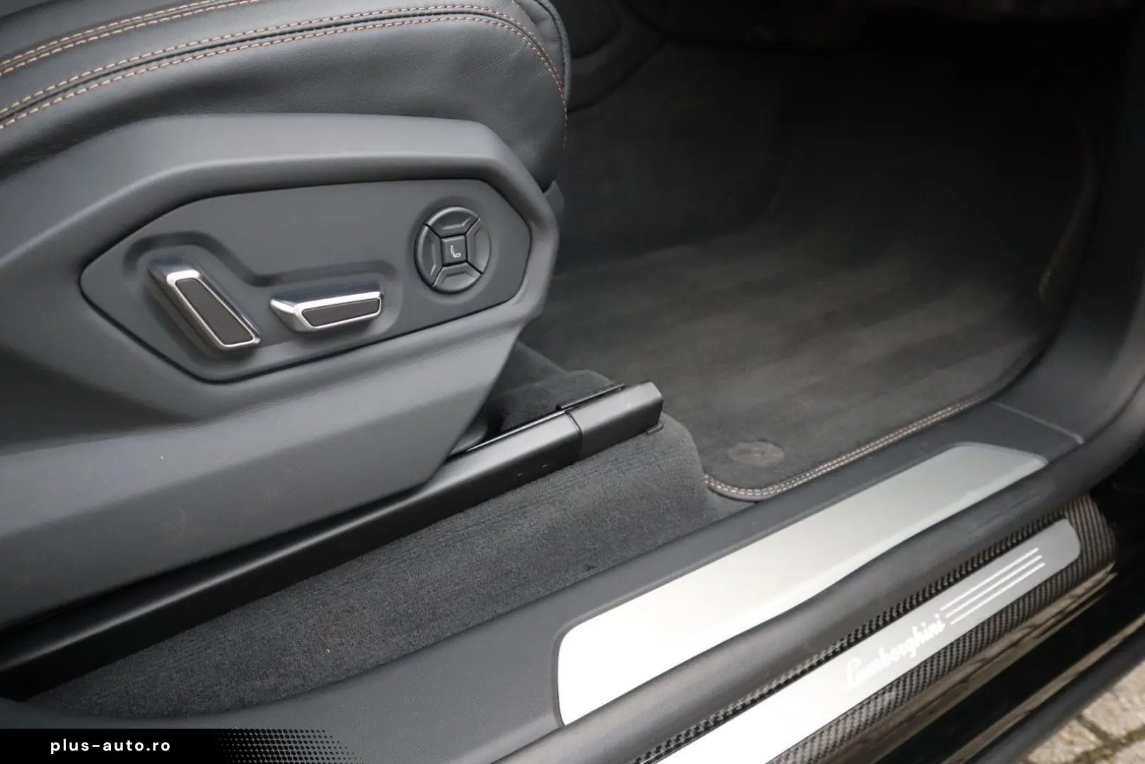 LAMBORGHINI Urus S   Akrapovic  Keramisch  Bang&Olufsen  Mas