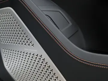 LAMBORGHINI Urus S   Akrapovic  Keramisch  Bang&Olufsen  Mas