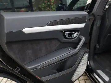 LAMBORGHINI Urus S   Akrapovic  Keramisch  Bang&Olufsen  Mas