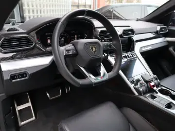 LAMBORGHINI Urus S   Akrapovic  Keramisch  Bang&Olufsen  Mas