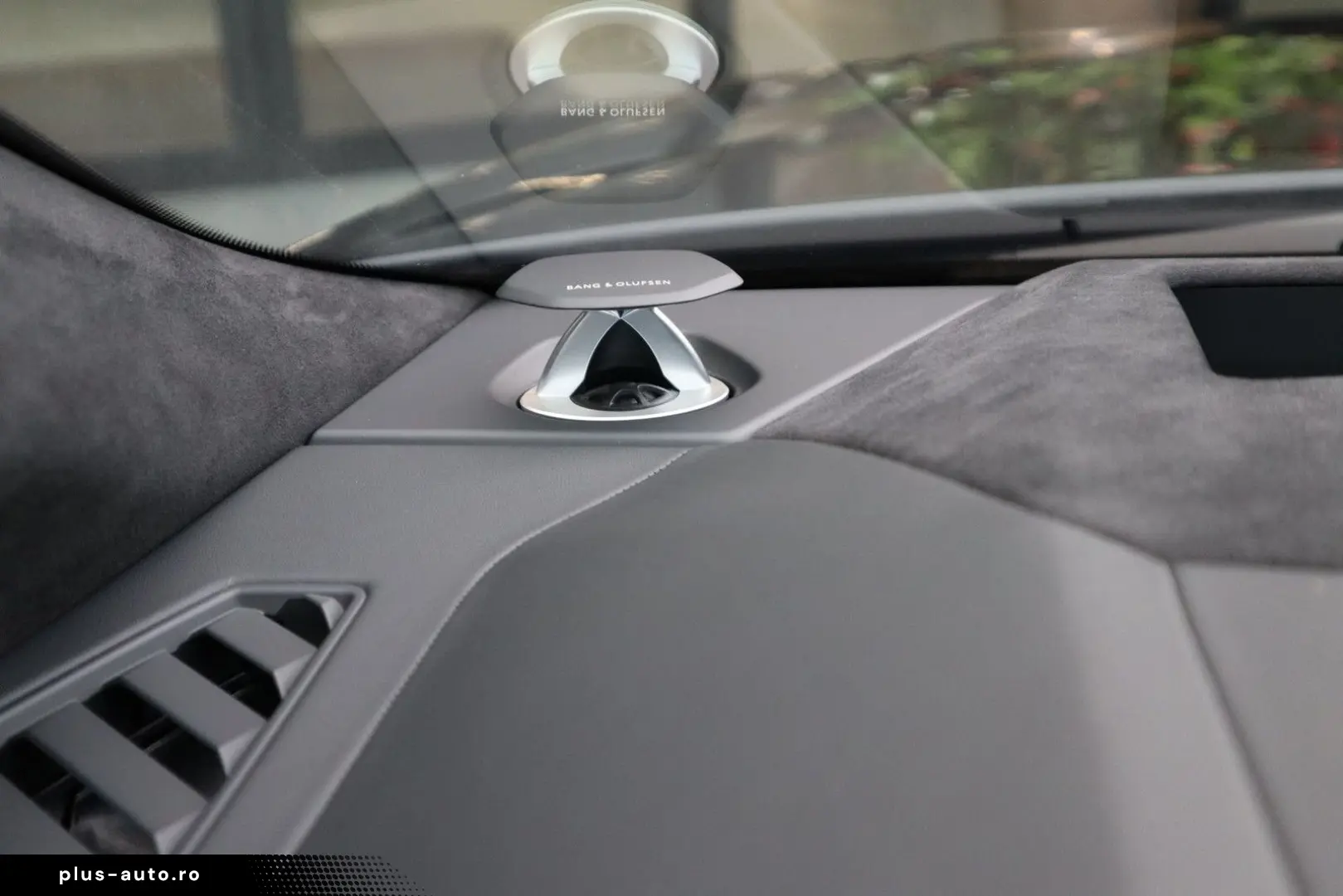 LAMBORGHINI Urus S   Akrapovic  Keramisch  Bang&Olufsen  Mas