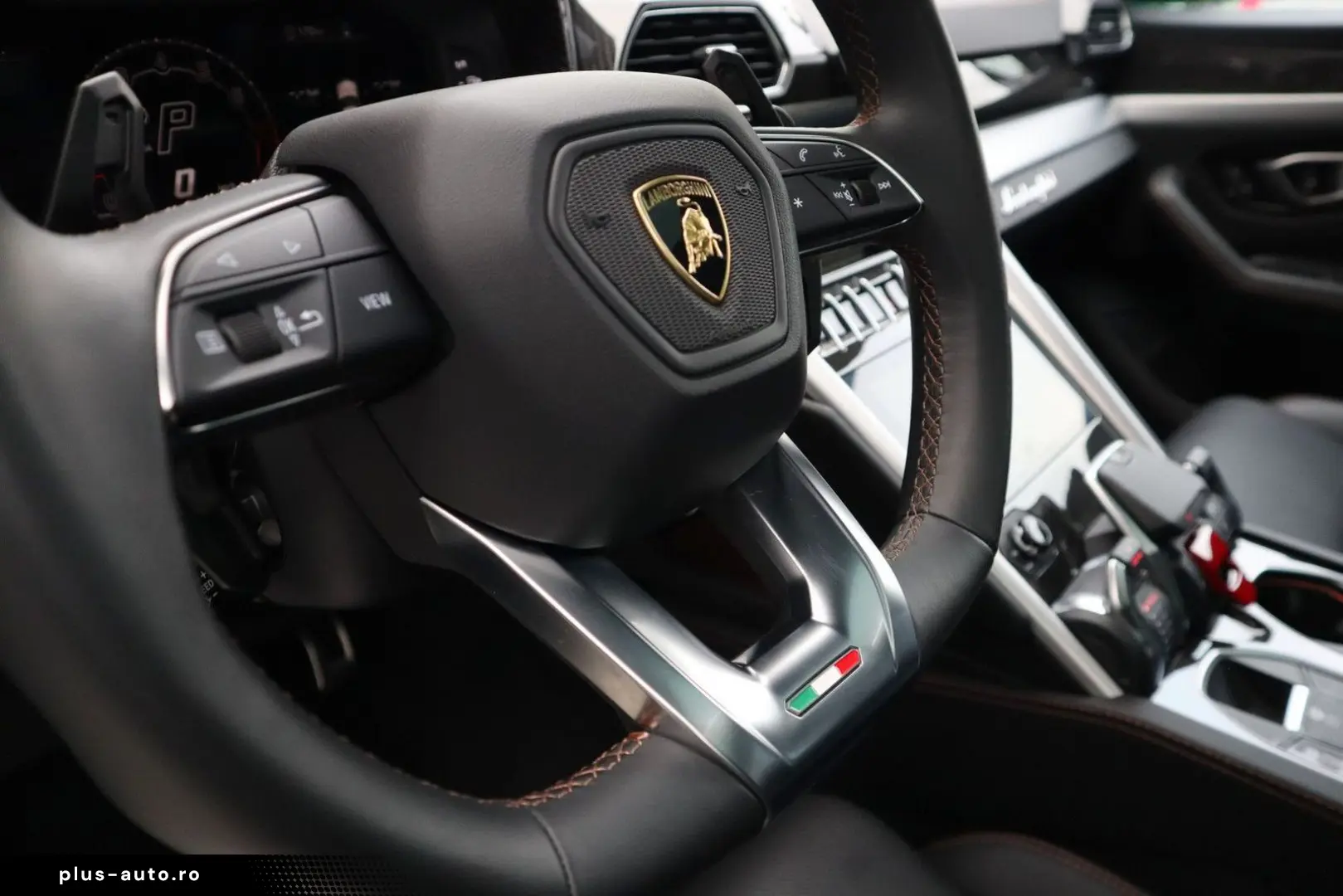 LAMBORGHINI Urus S   Akrapovic  Keramisch  Bang&Olufsen  Mas