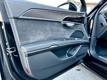 AUDI A8 50 TDI LANG   LUFTFEDERUNG   ALLRAD-LENKUNG