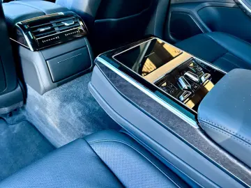 AUDI A8 50 TDI LANG   LUFTFEDERUNG   ALLRAD-LENKUNG