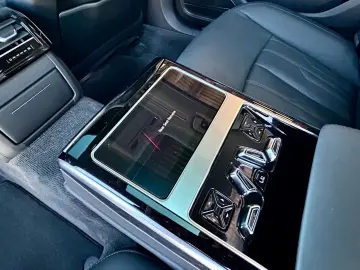 AUDI A8 50 TDI LANG   LUFTFEDERUNG   ALLRAD-LENKUNG