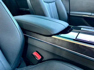 AUDI A8 50 TDI LANG   LUFTFEDERUNG   ALLRAD-LENKUNG