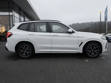 BMW X3 xDrive 20d M-Sport FACEL. AHK LED W-LAN NAVI