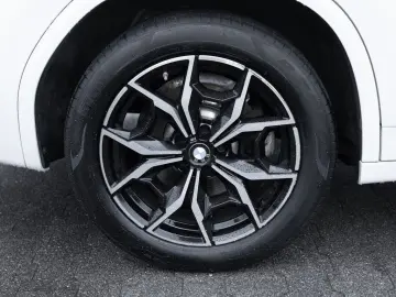 BMW X3 xDrive 20d M-Sport FACEL. AHK LED W-LAN NAVI