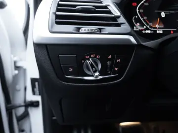 BMW X3 xDrive 20d M-Sport FACEL. AHK LED W-LAN NAVI