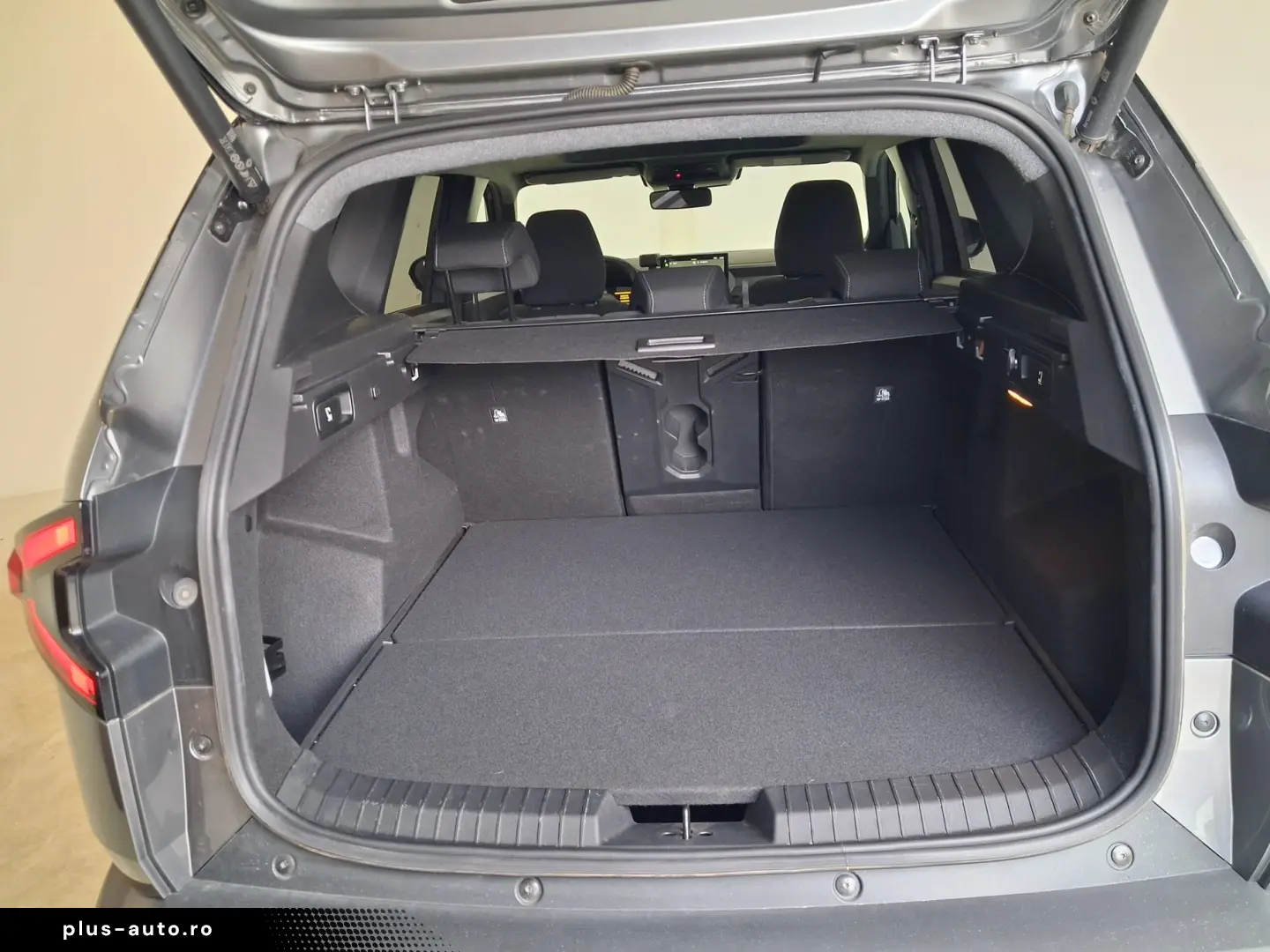 Dacia Bigster 1.8 hibrid FULL dotari