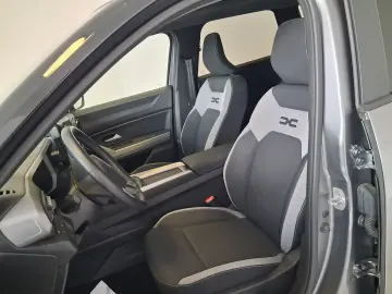 Dacia Bigster 1.8 hibrid FULL dotari