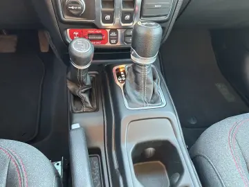 Jeep Wrangler Rubicon 3.6 V6 MY2024 12 3  DISPLAY