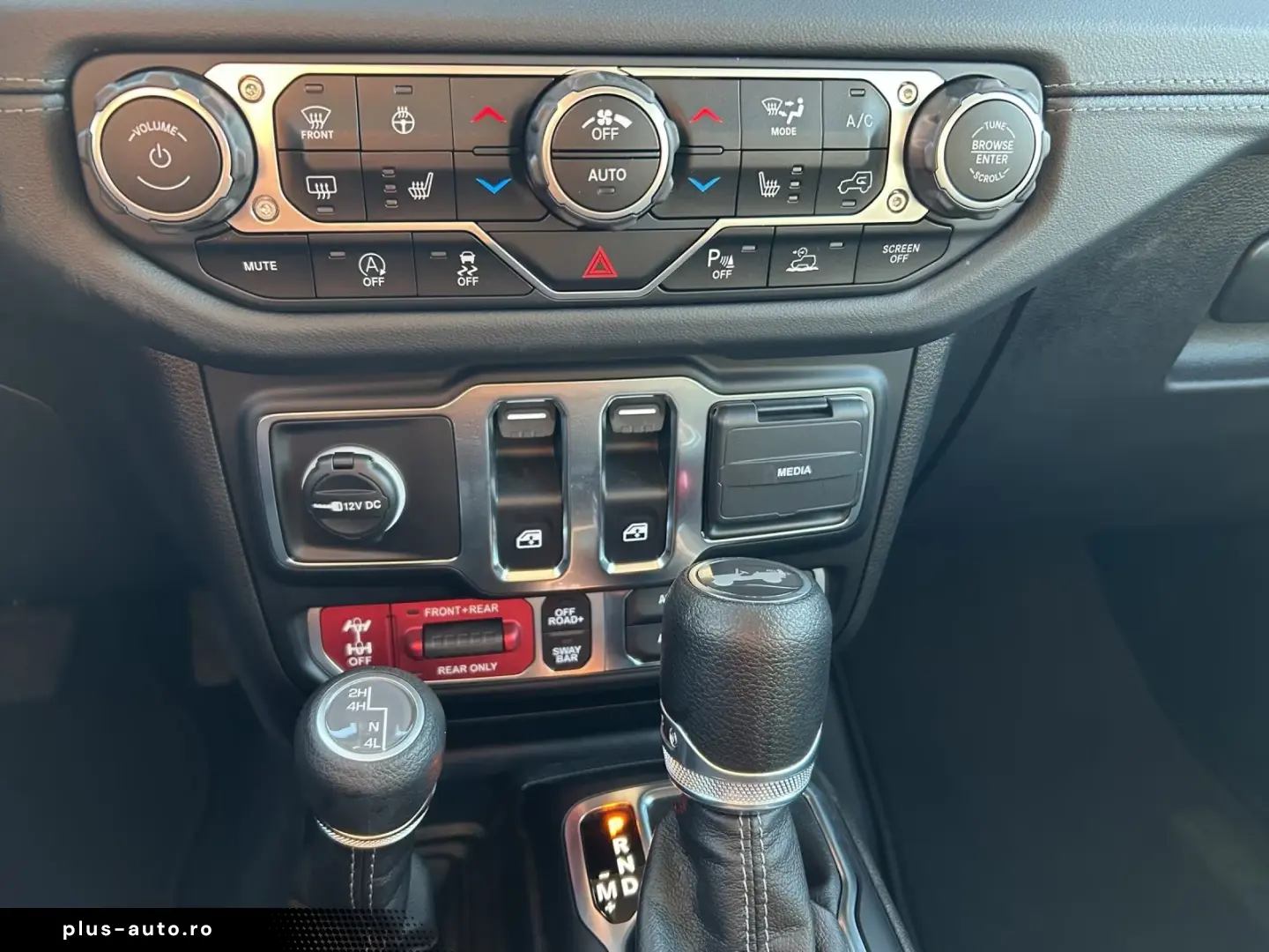 Jeep Wrangler Rubicon 3.6 V6 MY2024 12 3  DISPLAY