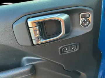 Jeep Wrangler Rubicon 3.6 V6 MY2024 12 3  DISPLAY