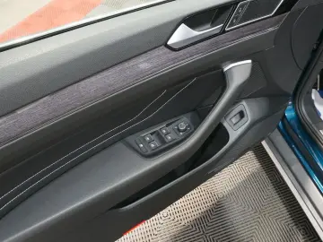 VW Passat Variant Alltrack 4Motion 2.0 TDI ACC IQ