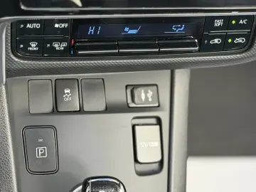 Toyota Auris 1.8 Hybrid Cool