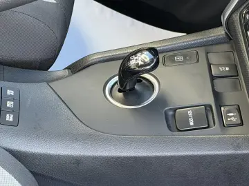 Toyota Auris 1.8 Hybrid Cool