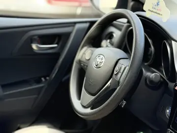 Toyota Auris 1.8 Hybrid Cool