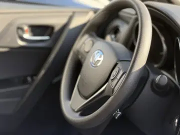 Toyota Auris 1.8 Hybrid Cool