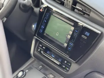 Toyota Auris 1.8 Hybrid Cool