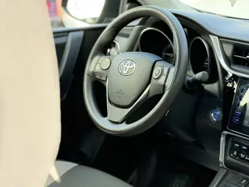 Toyota Auris 1.8 Hybrid Cool