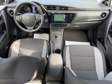Toyota Auris 1.8 Hybrid Cool
