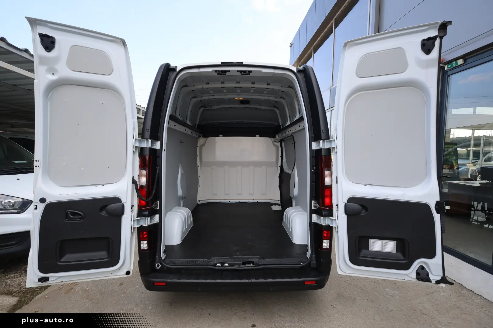 Renault Trafic L1H2 2.0D 150CP