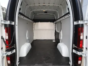 Renault Trafic L1H2 2.0D 150CP