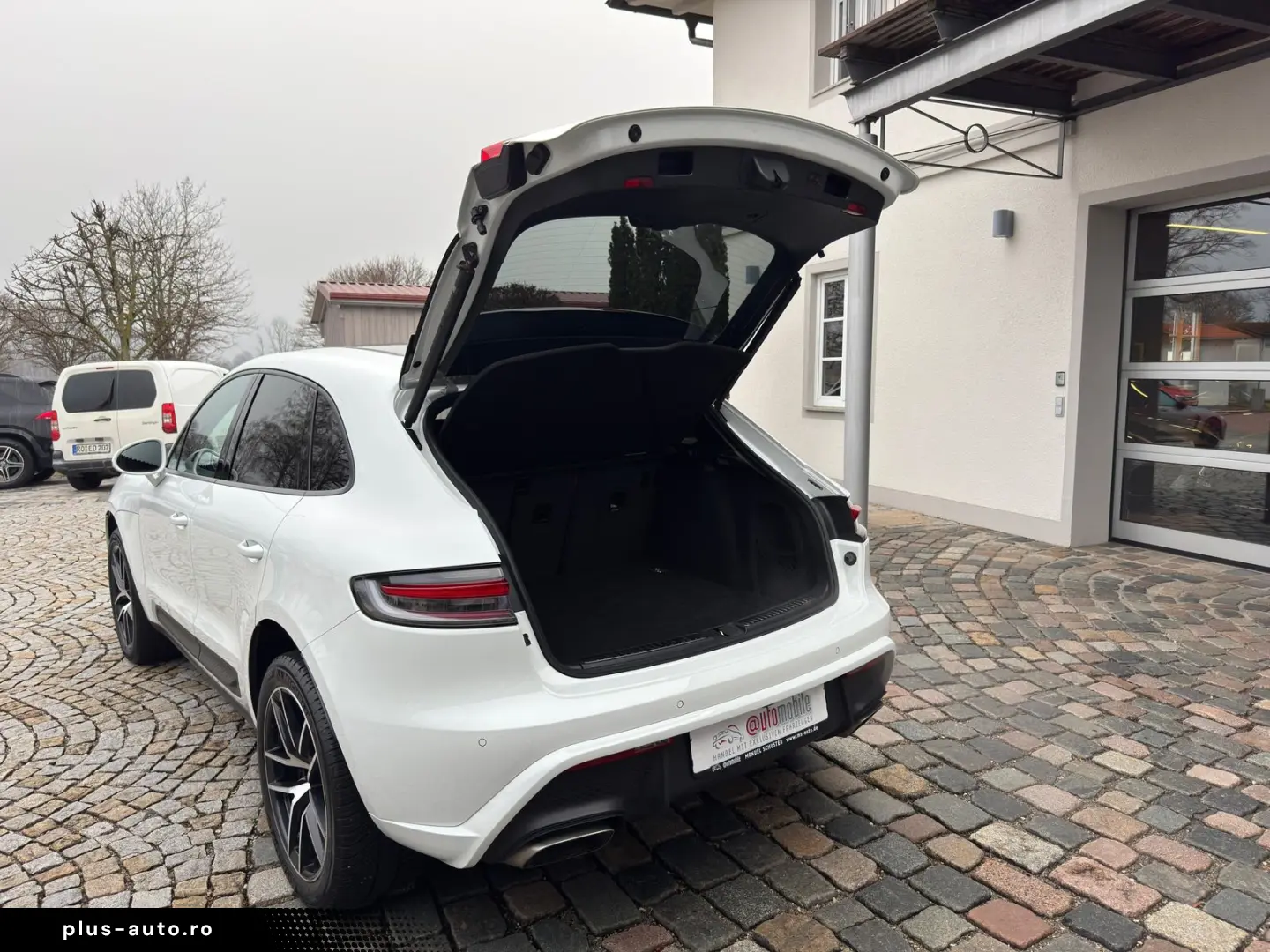 PORSCHE Macan Cam Memo Pano StzHzg Keyless 14-Wege SWA