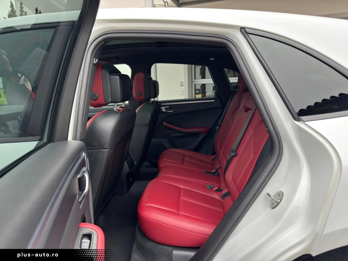 PORSCHE Macan Cam Memo Pano StzHzg Keyless 14-Wege SWA