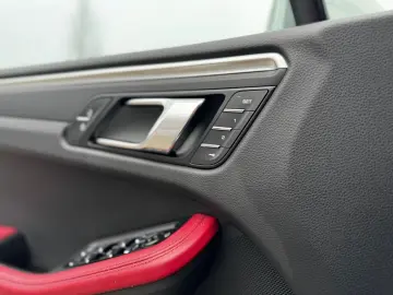 PORSCHE Macan Cam Memo Pano StzHzg Keyless 14-Wege SWA