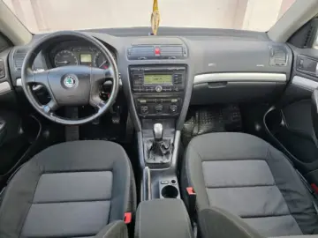 SKODA OCTAVIA   An 2006   Motor 1 9