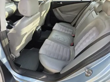 VW PASSAT   An 2006   Motor 2 0