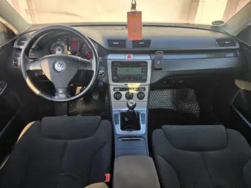 VW PASSAT   An 2006   Motor 2 0