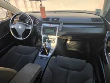 VW PASSAT   An 2006   Motor 2 0