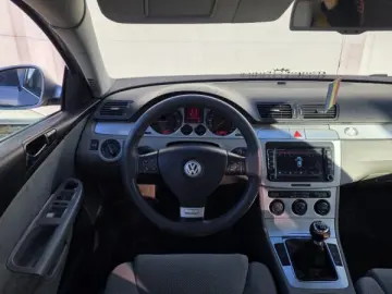 VW PASSAT   An 2006   Motor 2 0 DIESEL