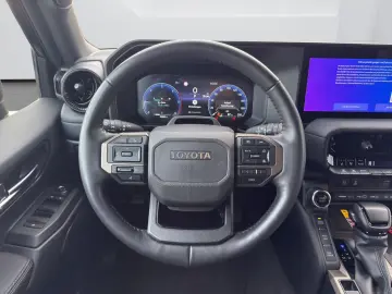 TOYOTA Land Cruiser 2.8 AWD Executive 1.Hand Deutsch