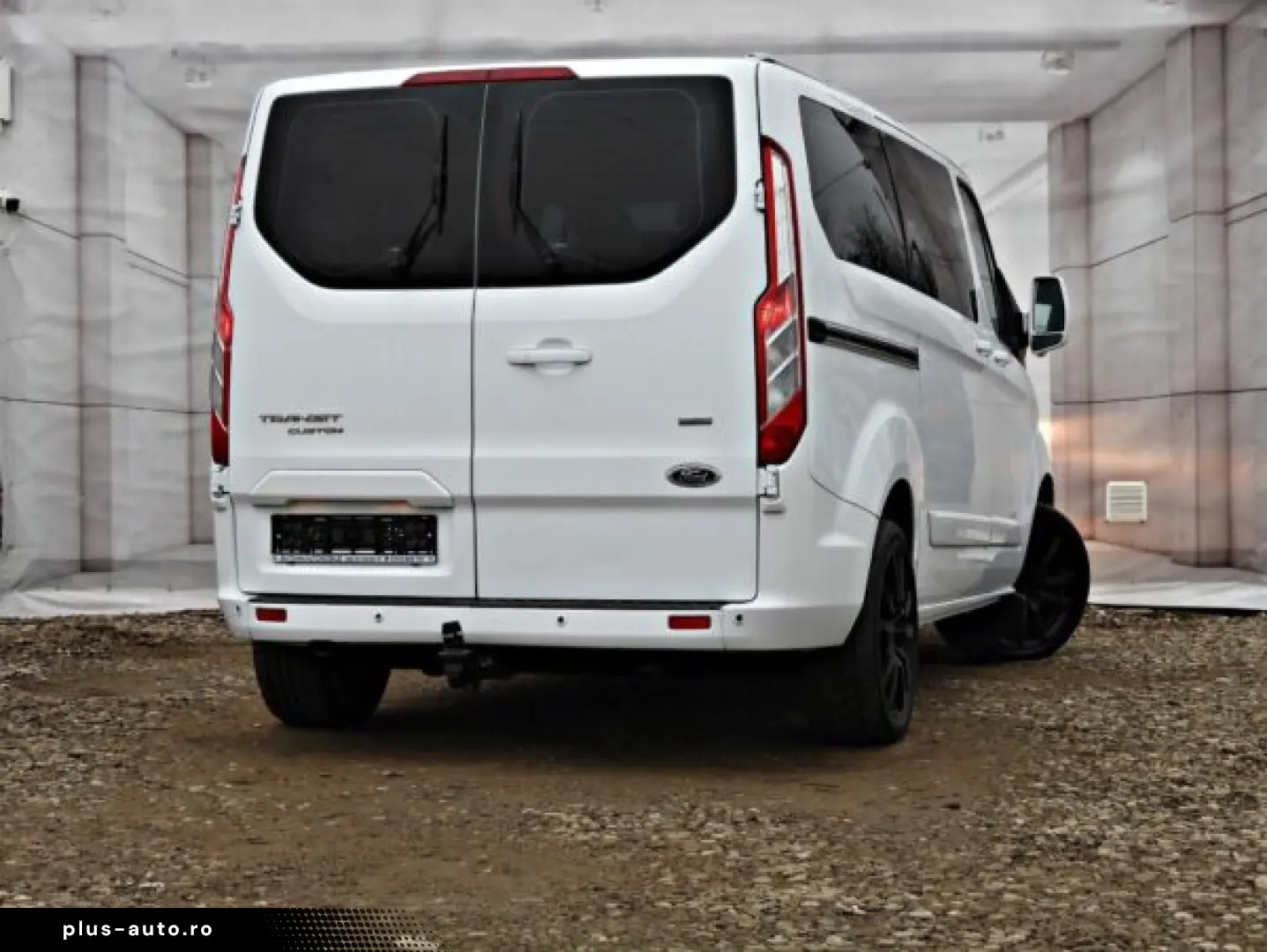 FORD TRANZIT – MICROBUZ CU 9 LOCURI   An 2012