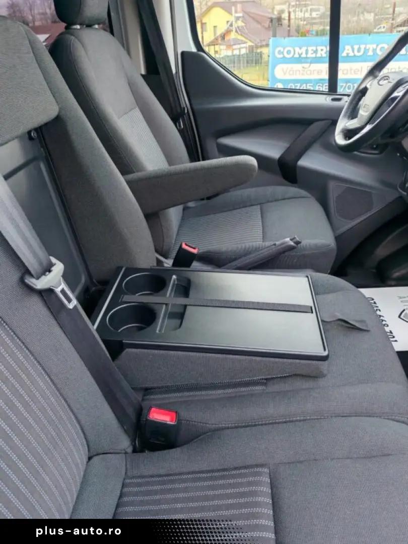 FORD TRANZIT – MICROBUZ CU 9 LOCURI   An 2012