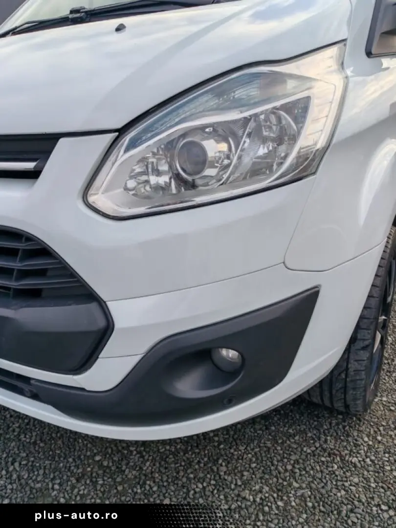 FORD TRANZIT – MICROBUZ CU 9 LOCURI   An 2012