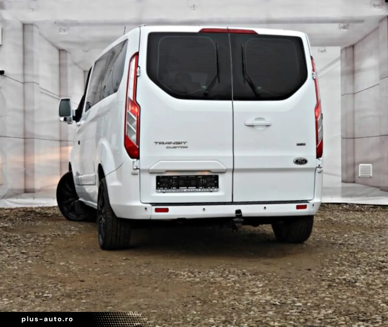 FORD TRANZIT – MICROBUZ CU 9 LOCURI   An 2012
