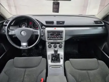 VW PASSAT   An 2006   Motor 2.0