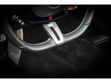 FERRARI Roma Spider  Leder LED CarPlay Daytona-Design