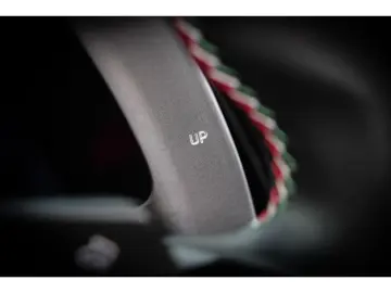 FERRARI Roma Spider  Leder LED CarPlay Daytona-Design