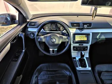 VW PASSAT   An 2011   Motor 2 0 DIESEL