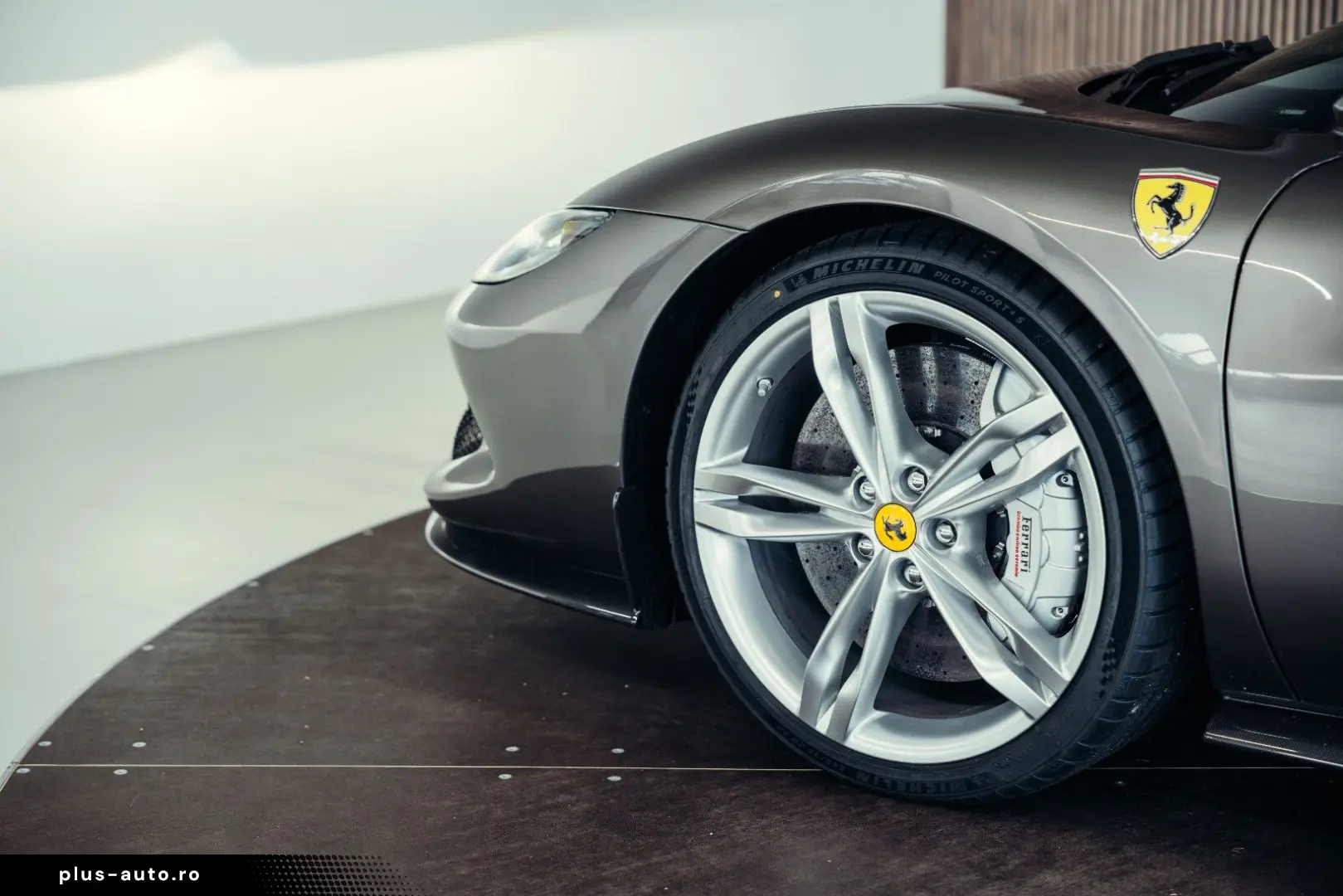 FERRARI 296 GTS Argento Nuerburgring  Carbon