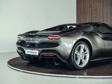 FERRARI 296 GTS Argento Nuerburgring  Carbon