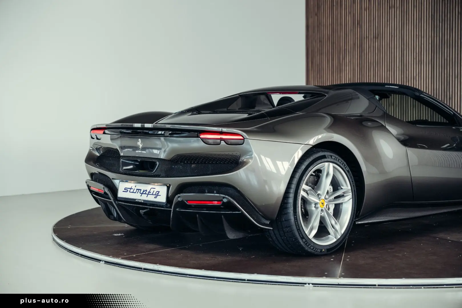 FERRARI 296 GTS Argento Nuerburgring  Carbon