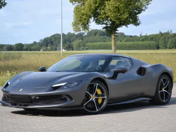 FERRARI 296 GTB DCT LIFT 360 JBL CARPLAY SITZKLIMA PPF!