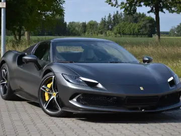 FERRARI 296 GTB DCT LIFT 360 JBL CARPLAY SITZKLIMA PPF!